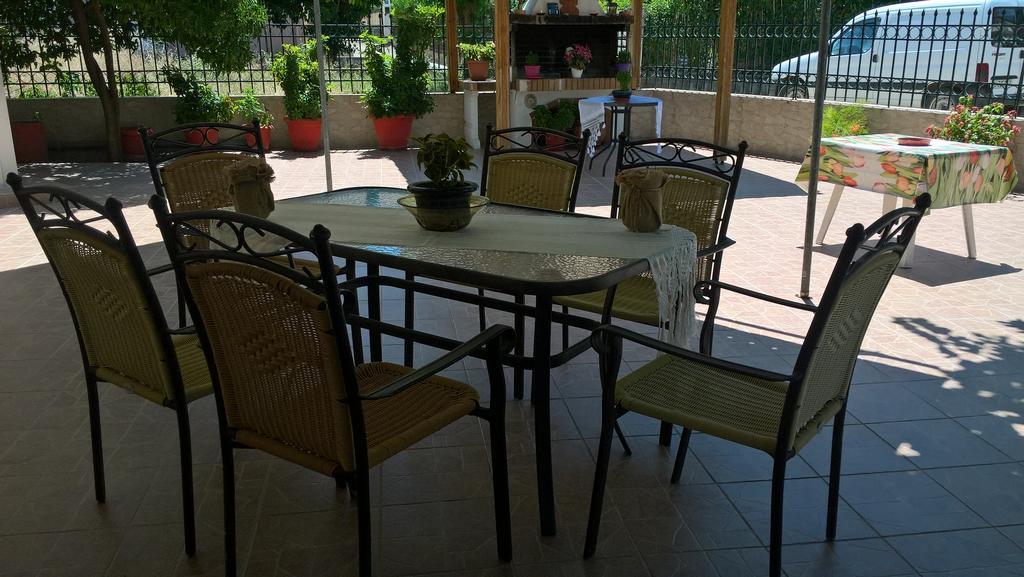 Dimitra Pentaliou Rooms Kamena Vourla Exterior photo